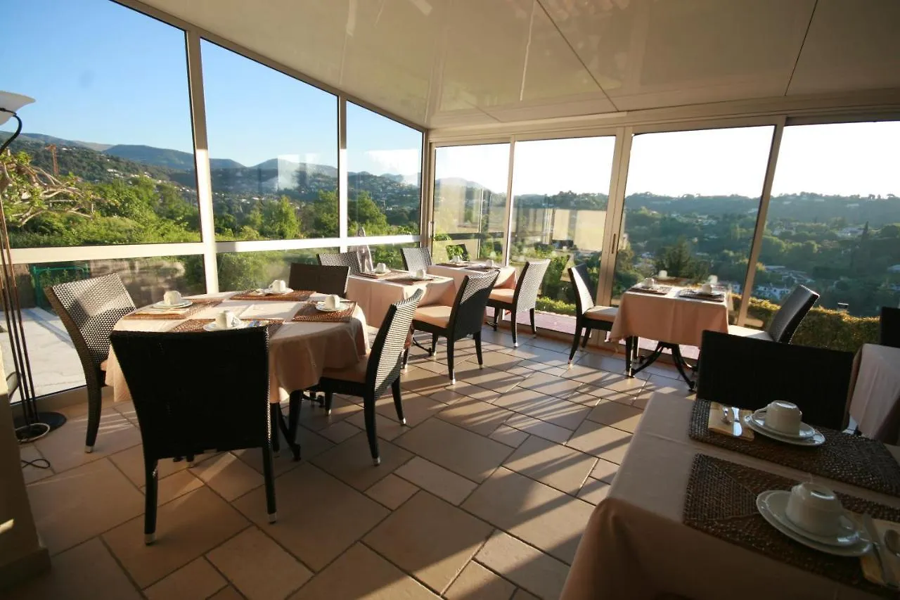 ****  לה קול-סור-לופ Hotel Marc-Hely צרפת